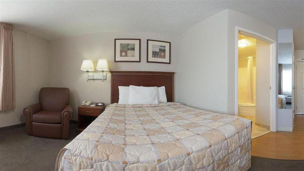 Candlewood Suites Fort Wayne - Nw By Ihg Buitenkant foto